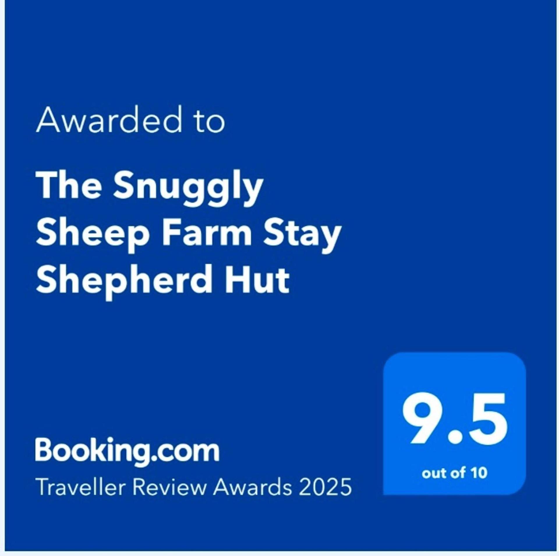 The Snuggly Sheep Shepherd Hut Farm Stay Баллішаннон Екстер'єр фото